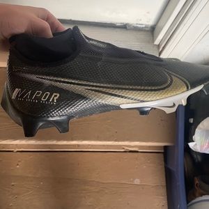 Men’s size 10 vapor 360 pro football cleats